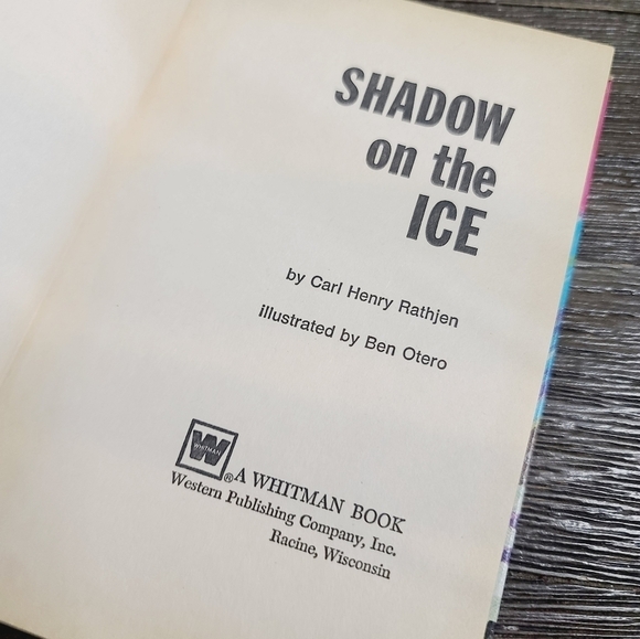Vintage Shadow on the Ice by Carl Henry Rathjen Whitman Sports Adventure Book - Picture 11 of 11